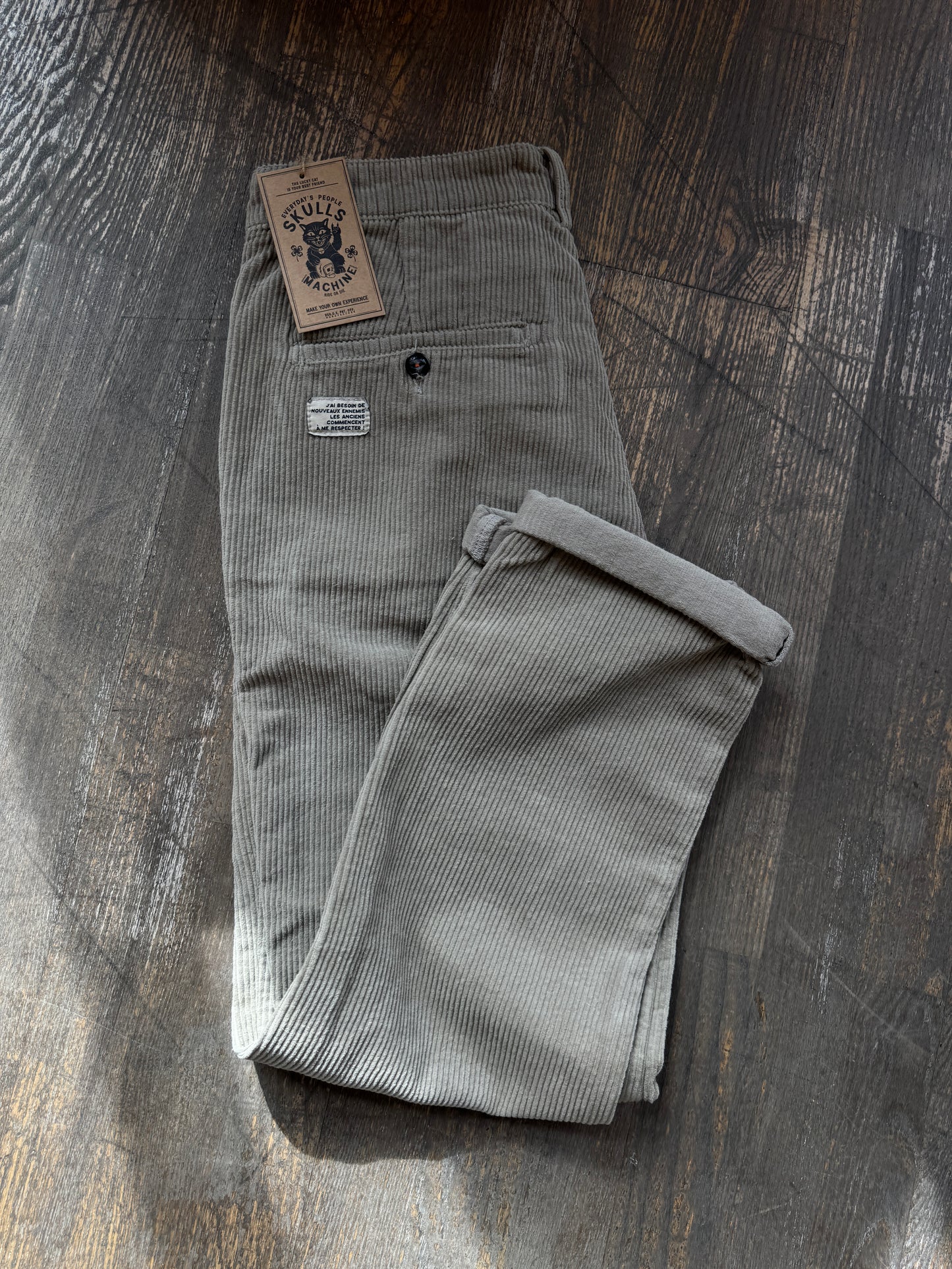 SKULLS MACHINE - Pantalon velour beige