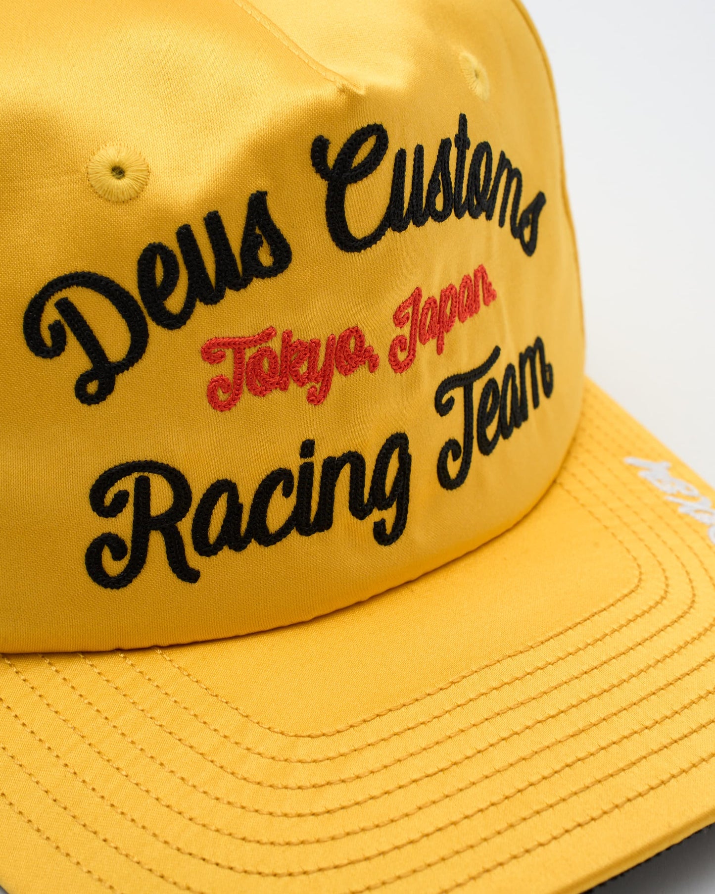 DEUS EX MACHINA LOTA TRUCKER