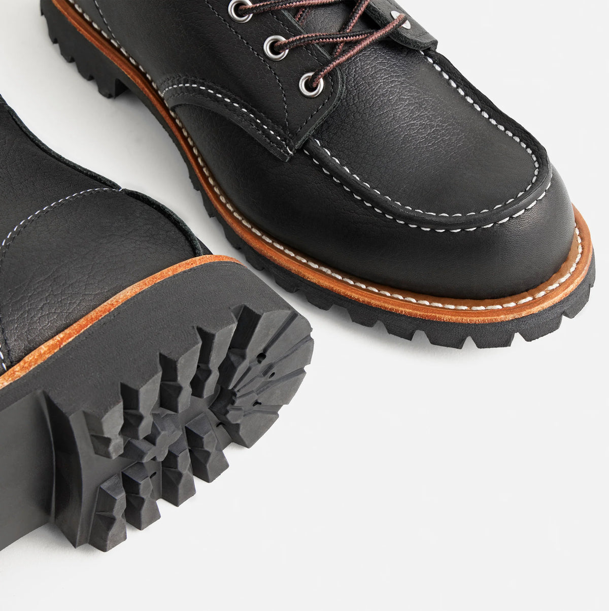 RED WING SHOES - 2949 Roughneck Moc Toe Black Oil Slick