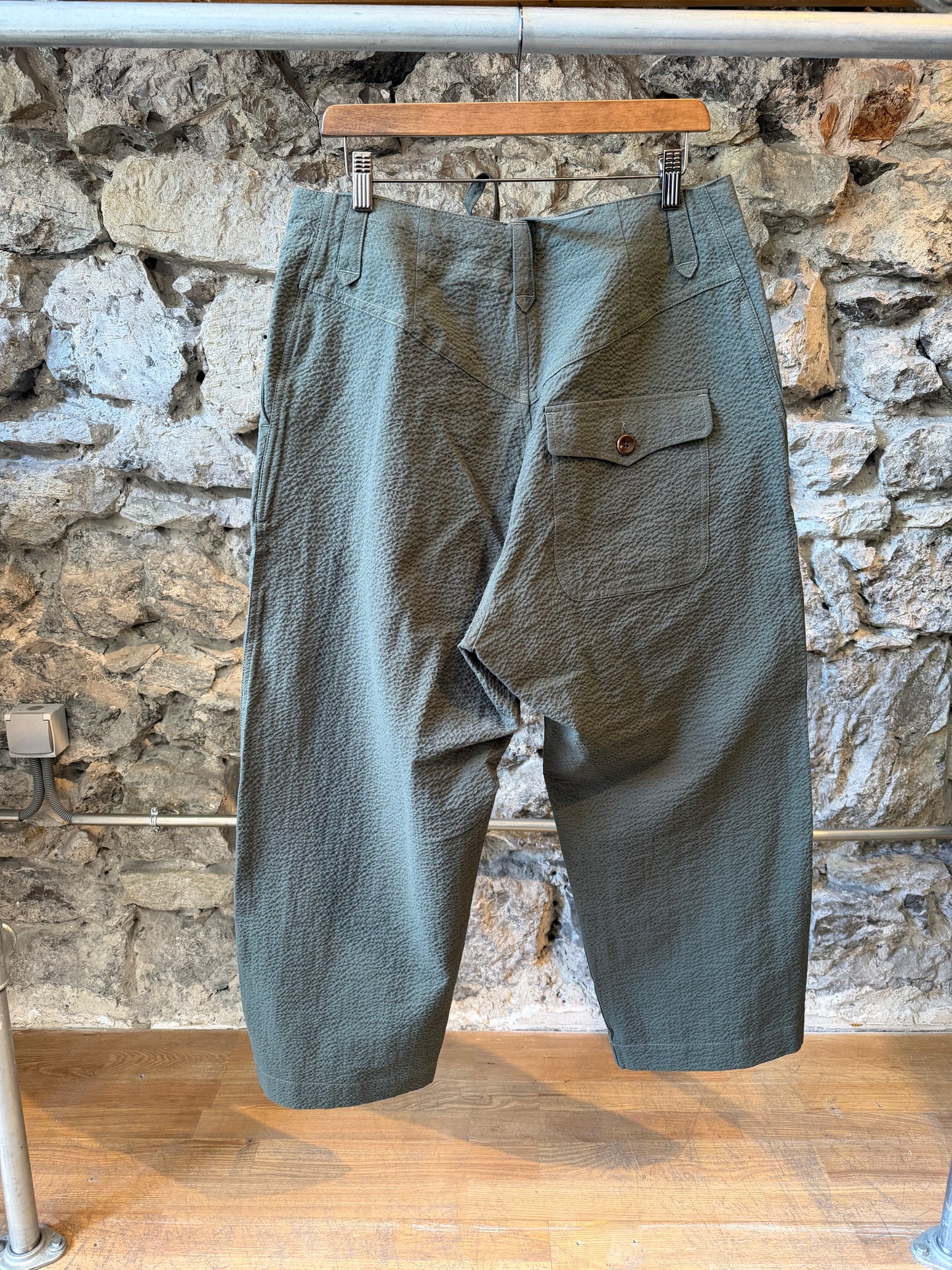 FLEURS DE BAGNE - LE PANTALON "LE NERVI" SEERSUCKER KAKI