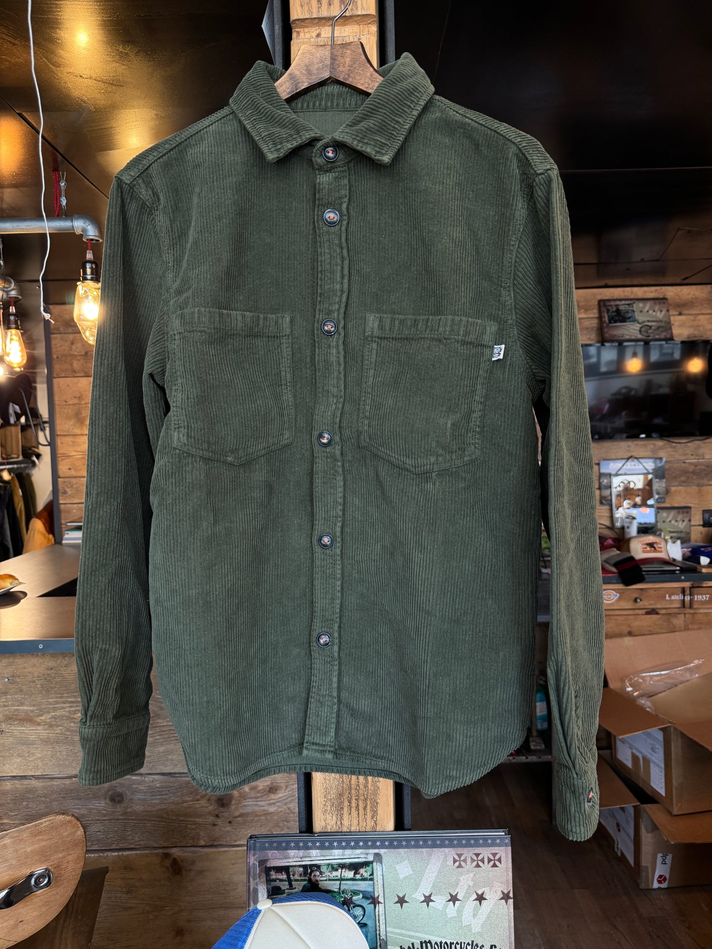 SKULLS MACHINE - Chemise velour kaki foncé