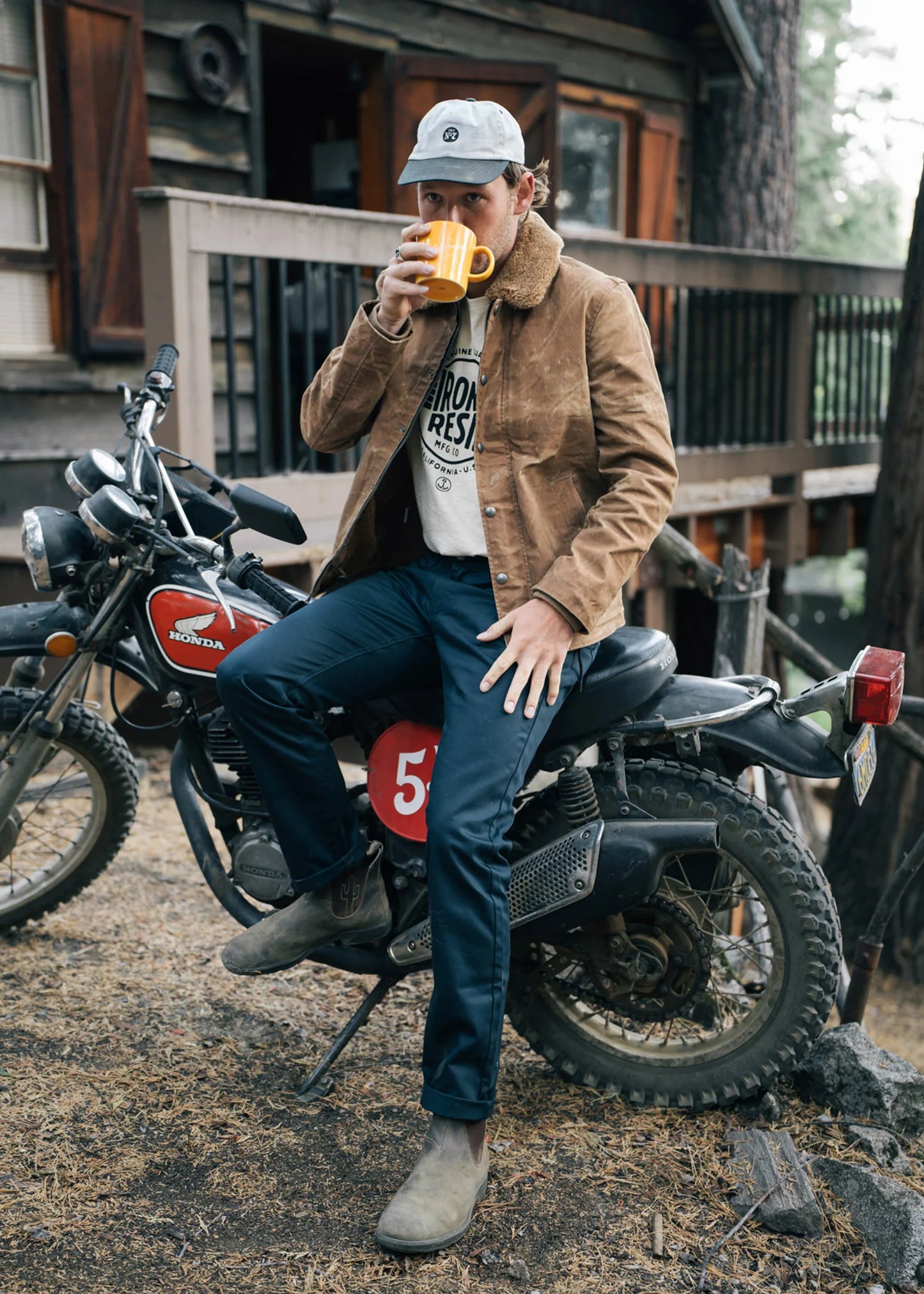 IRON AND RESIN - NAUTILUS JACKET WAX field tan