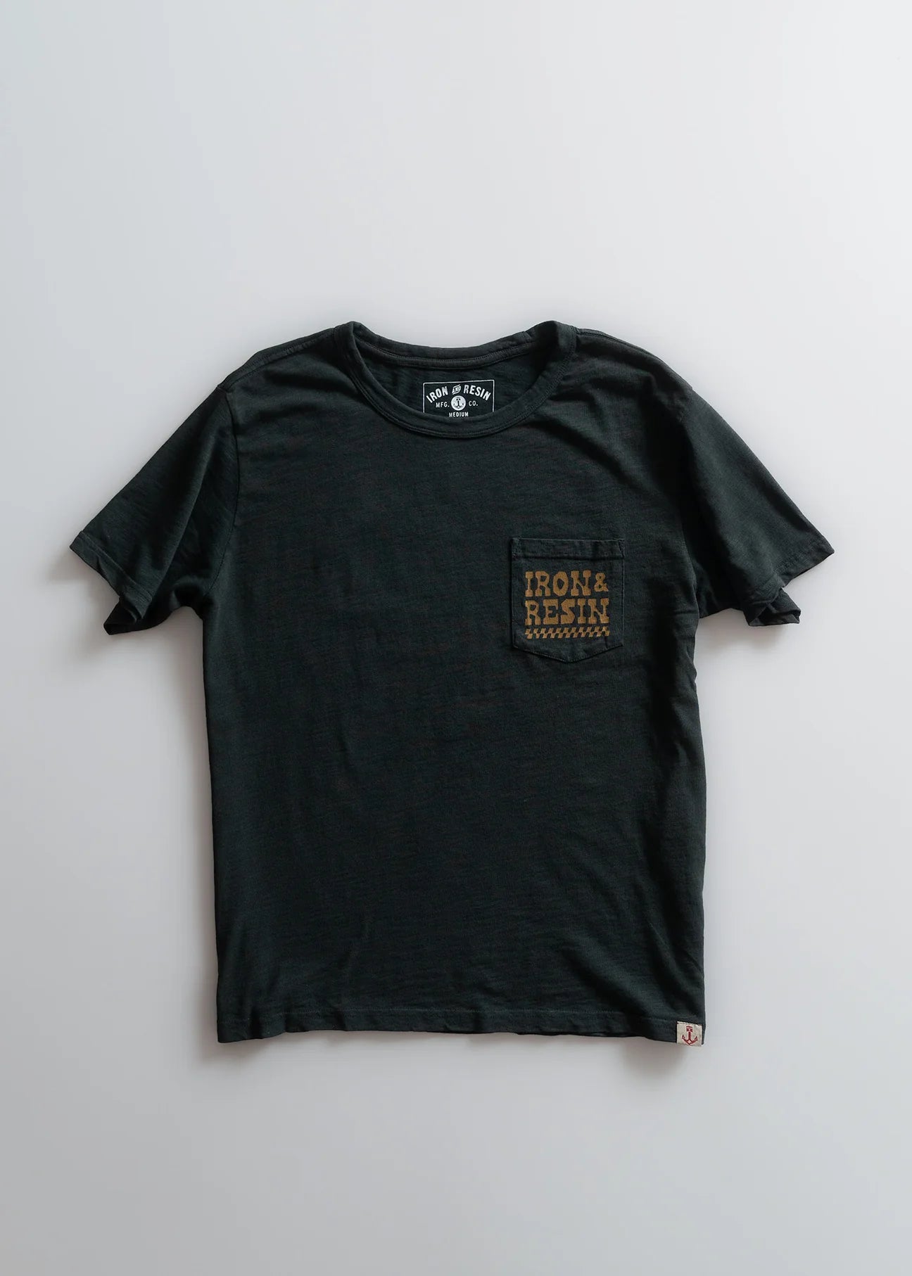 IRON AND RESIN - Western supply co pocket tee